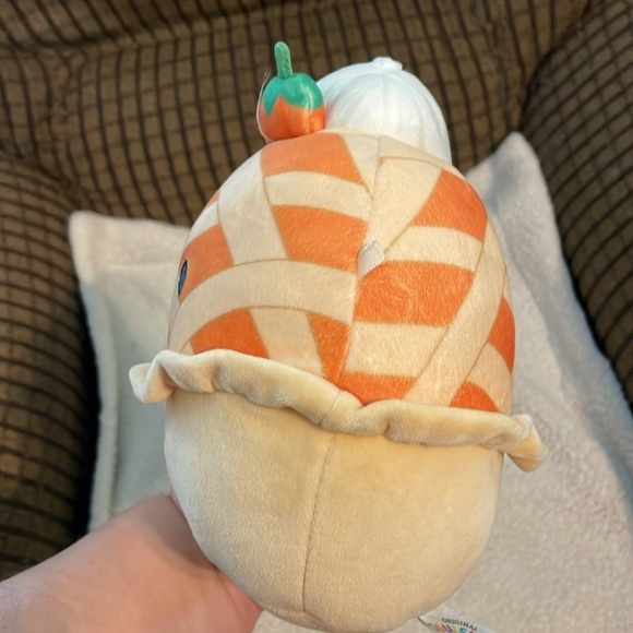 Squishmallows 7.5" PIPPIE THE PUMPKIN PIE PLUSH - Picture 12 of 15